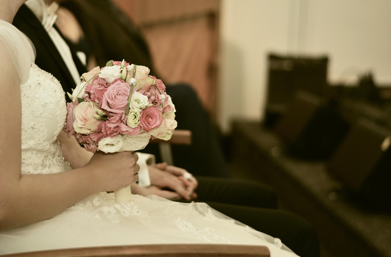 最新證婚人婚禮致辭，愛的見證與祝福的交融時(shí)刻