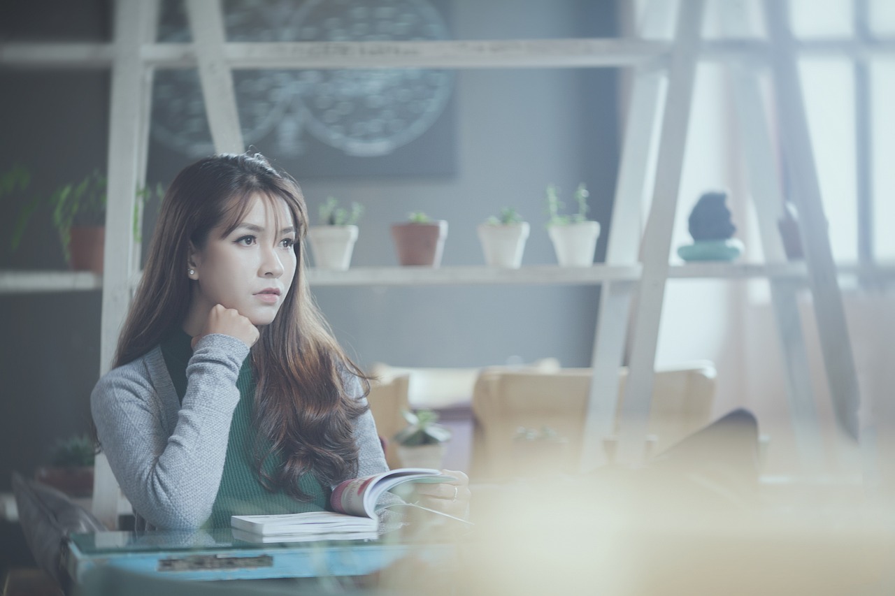 壁紙動(dòng)漫美女，魅力世界的探索
