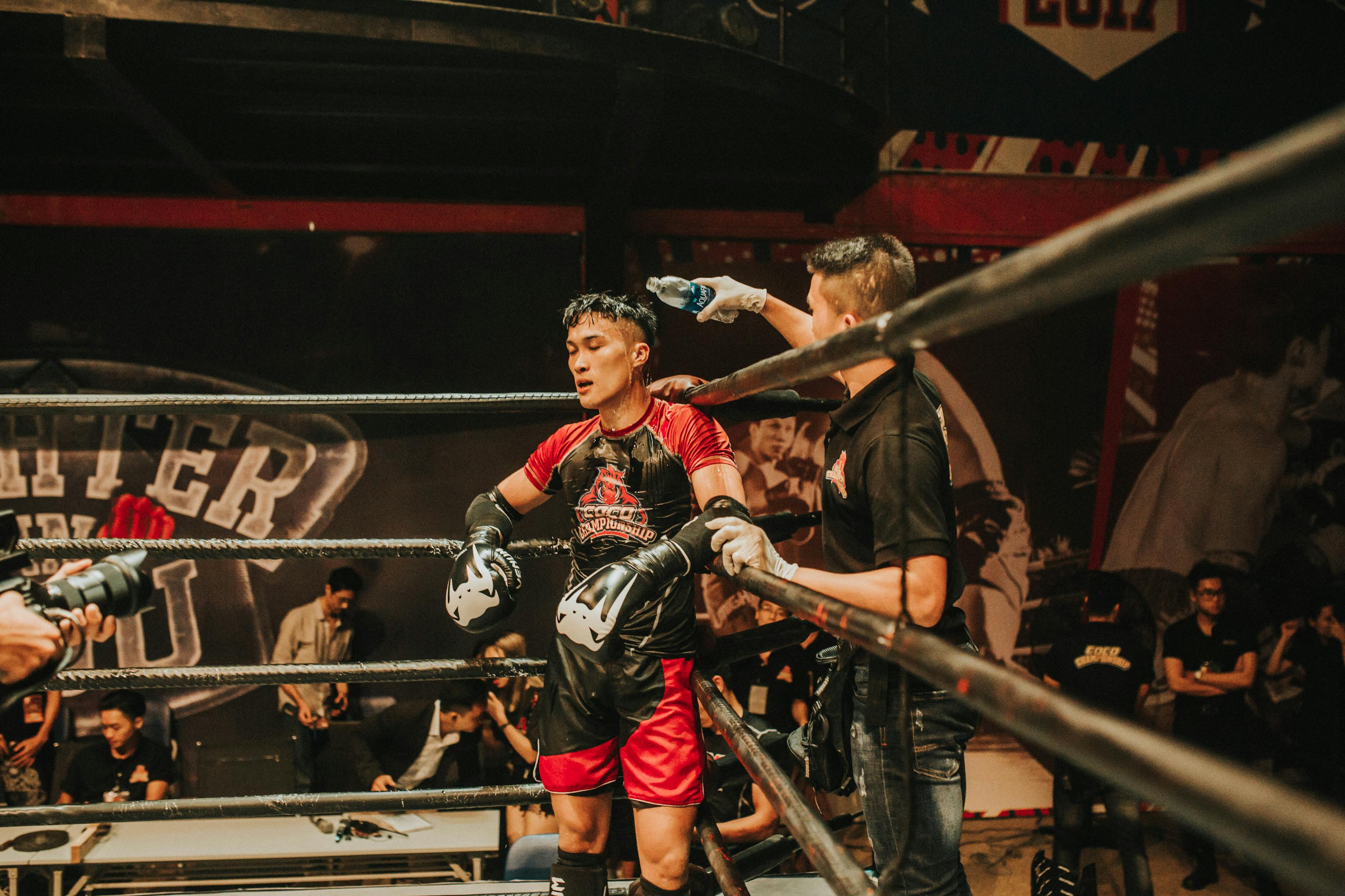 戰(zhàn)爭背景下的英勇塑造者，男演員在打仗中的英勇與榮耀之路