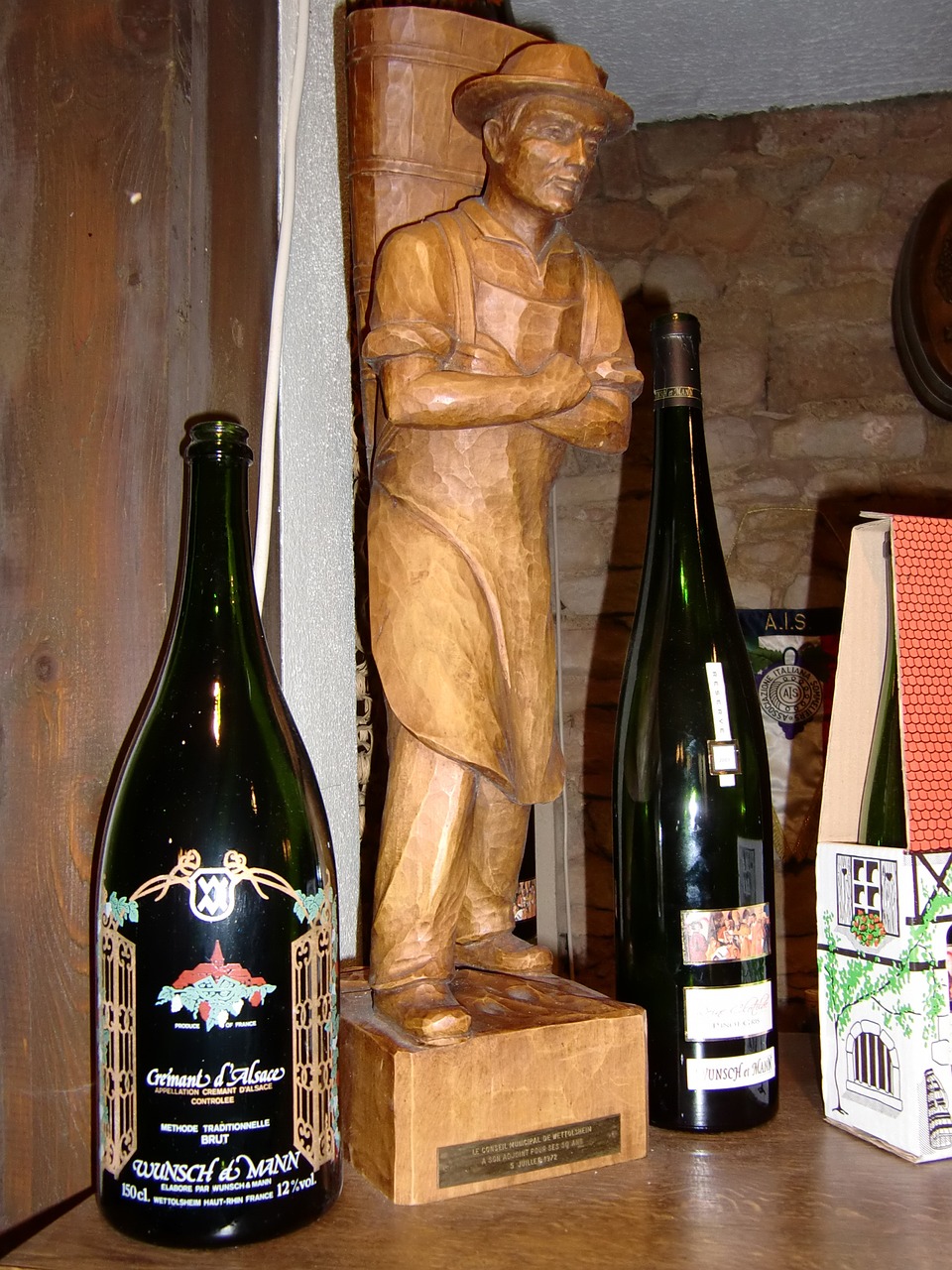 古井貢酒年份原漿8年，品鑒美酒，探尋價(jià)格背后的故事