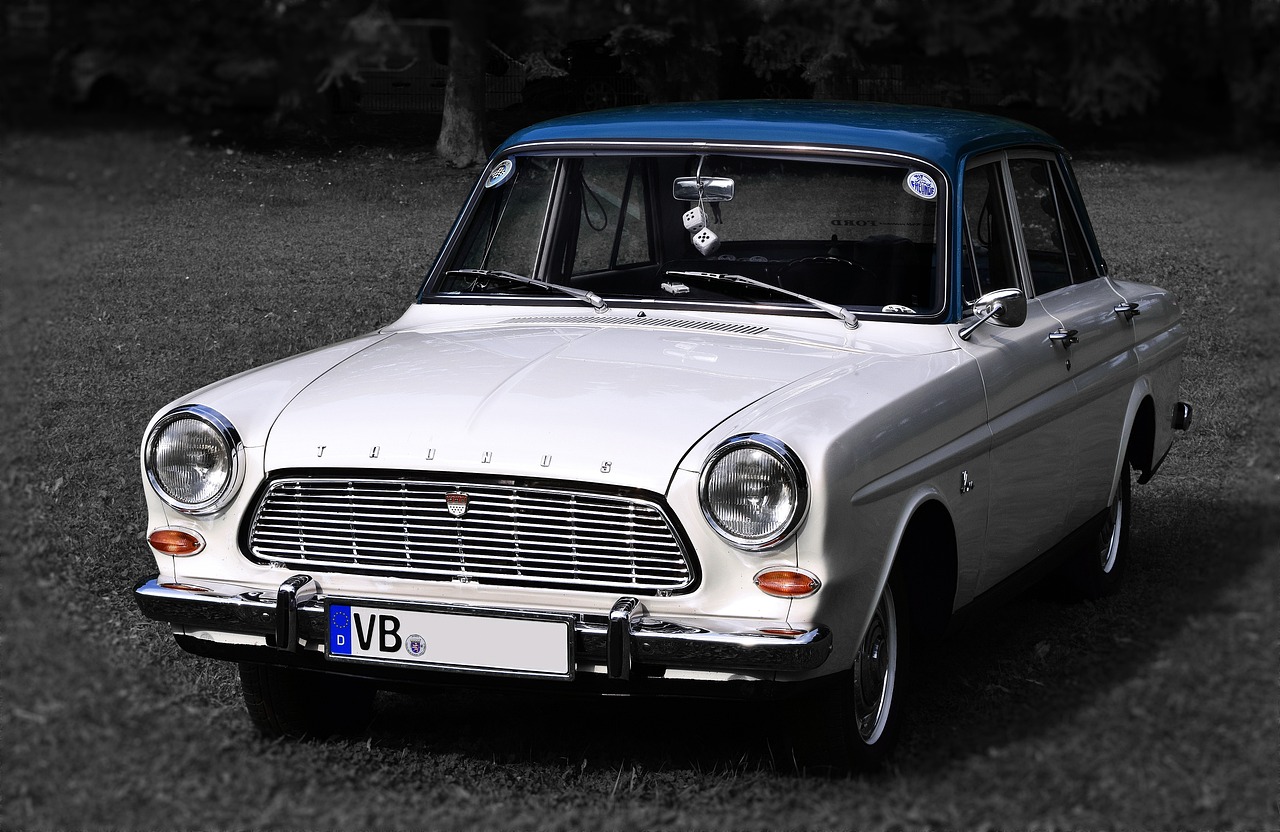 最新婚車(chē)款式，時(shí)尚與經(jīng)典的完美融合