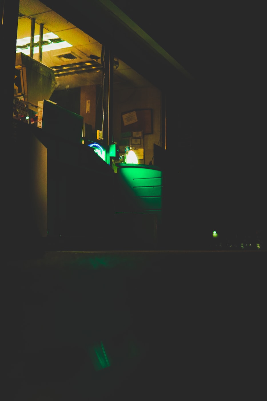 逃離現(xiàn)場(chǎng)電影，探索真實(shí)與虛幻的電影藝術(shù)之境