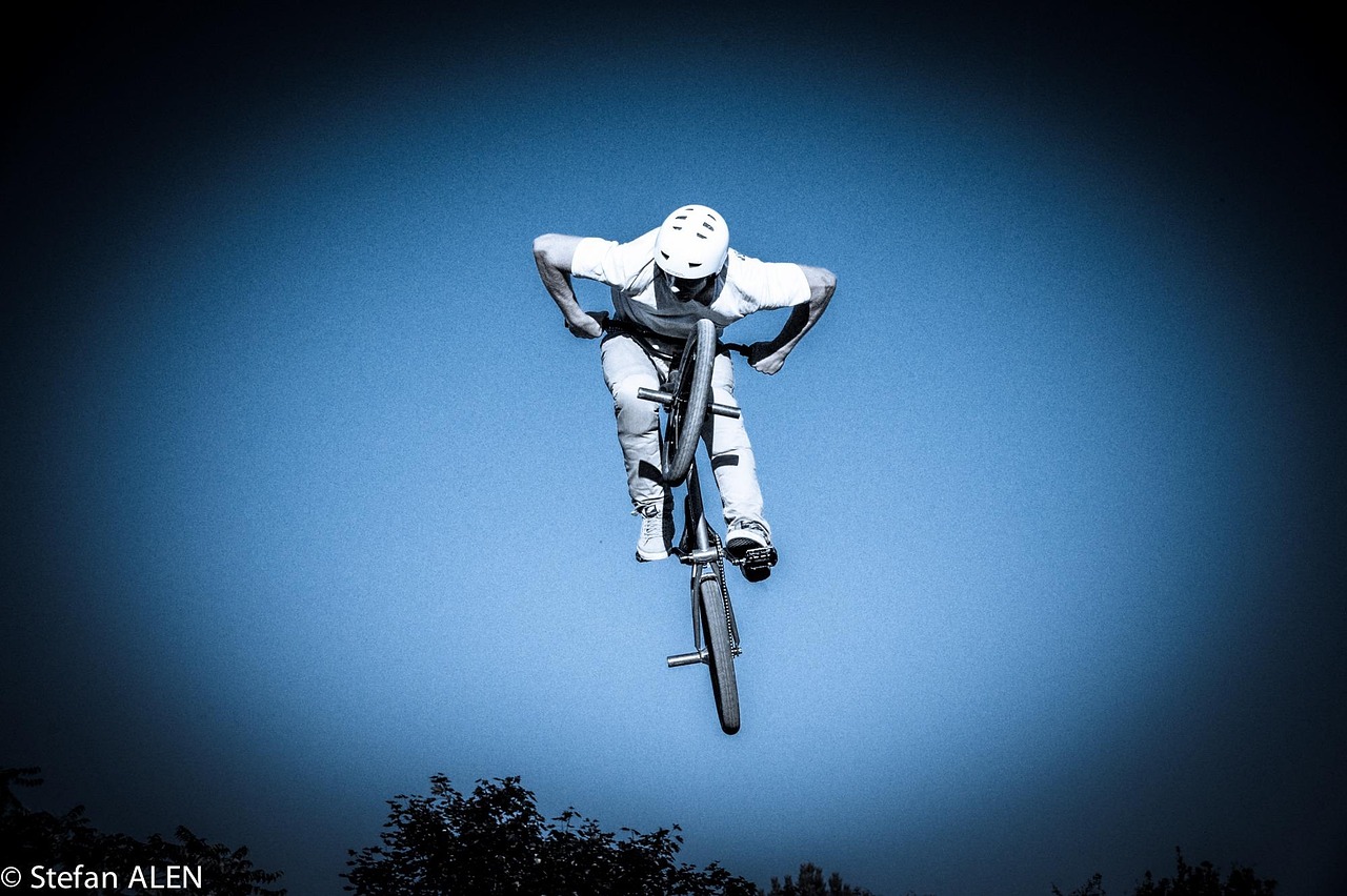 探索帥氣頭像動漫的魅力，炫酷形象一覽無余