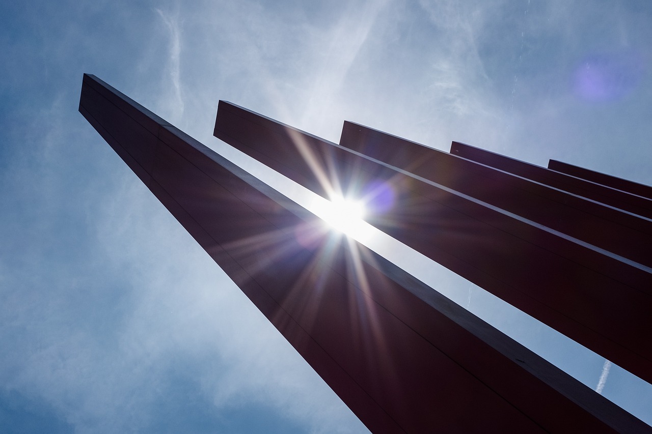 最新暴雨臺(tái)風(fēng)動(dòng)態(tài),影響及應(yīng)對(duì)措施詳解