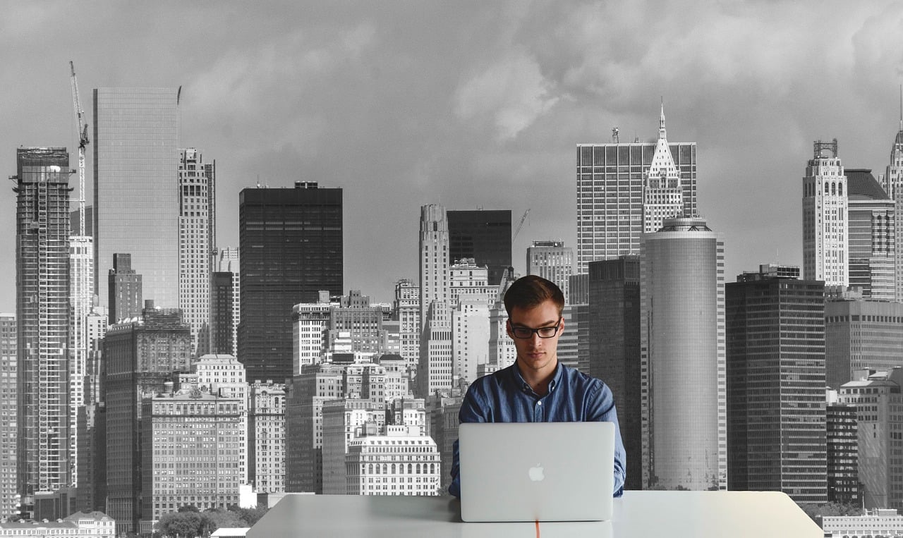 2017年電腦繡花行業(yè)趨勢(shì)解析,機(jī)遇與挑戰(zhàn)并存