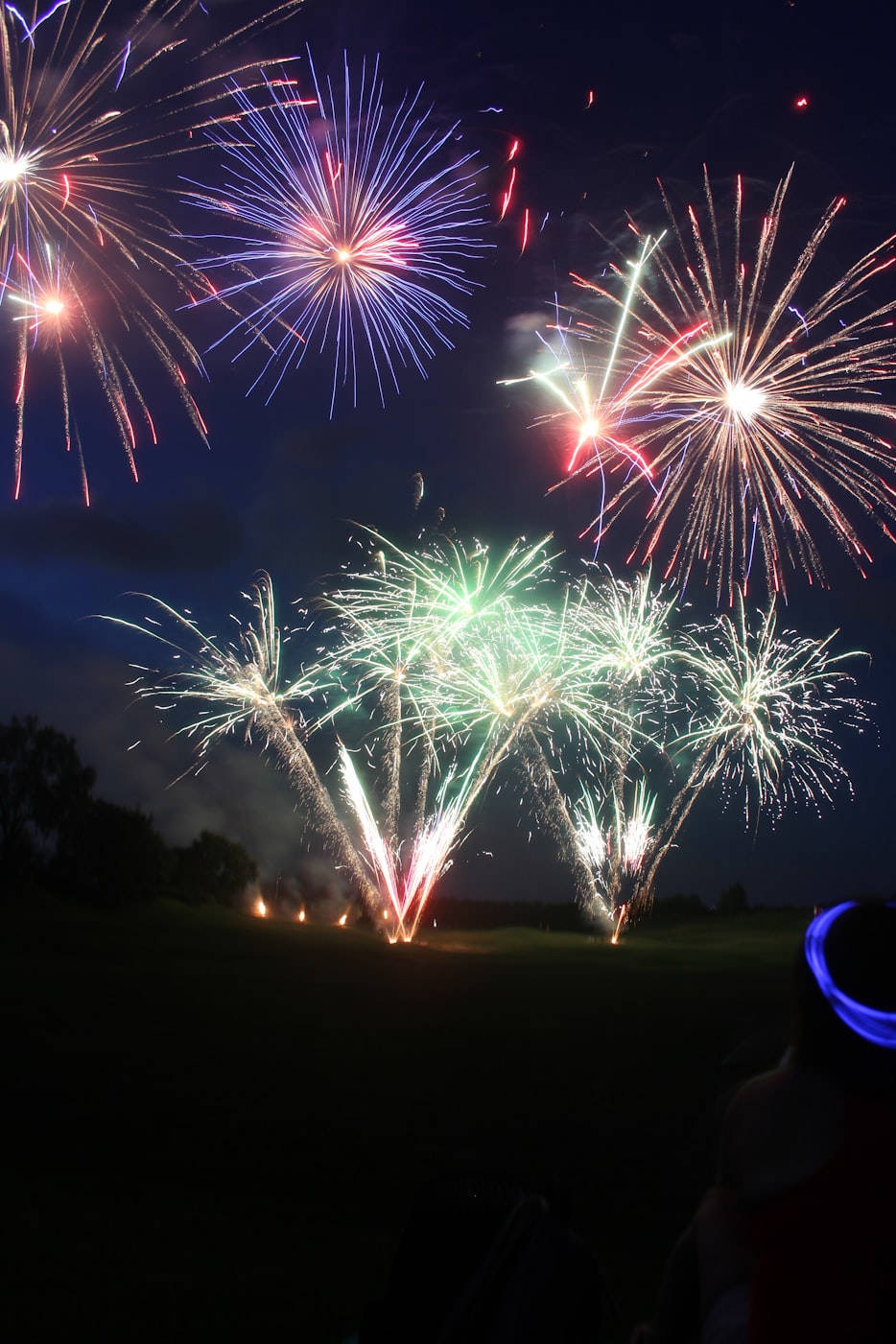 最新除夕精彩瞬間,煙花映夜空,萬家燈火共團圓時刻