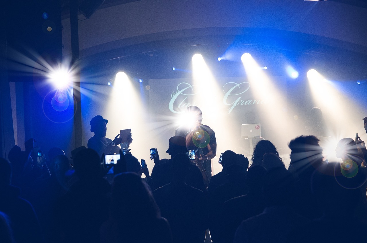 鳳凰傳奇最新歌曲,續(xù)寫音樂傳奇的篇章